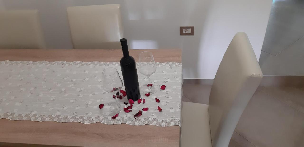 Novigrad Istria Apartman Oliver מראה חיצוני תמונה